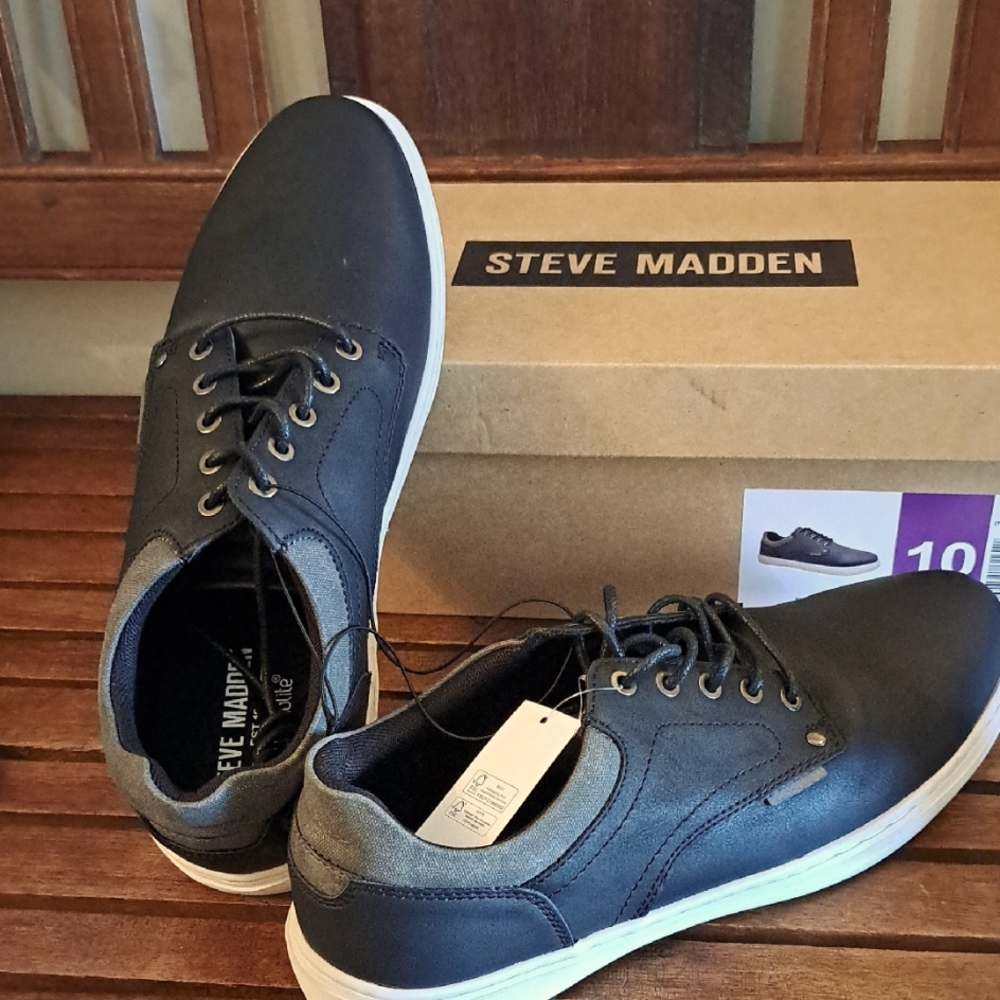 Steve Madden Black Sneakers Sleek Sporty Design